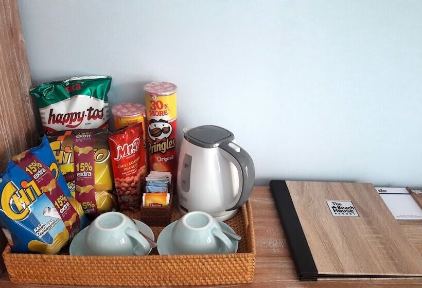 Номер Deluxe, The Beach House Resort