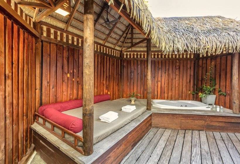 ویلا پریمیوم 1 خوابه, Komandoo Maldives Island Resort
