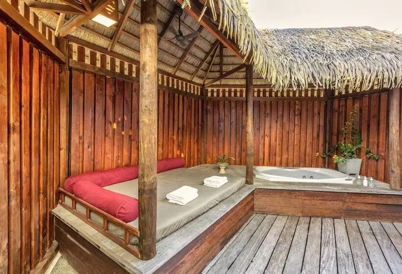 ویلا پریمیوم 1 خوابه, Komandoo Maldives Island Resort