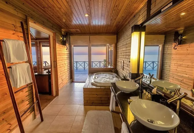 ویلای 1 خوابه با چشمانداز دریا, Komandoo Maldives Island Resort