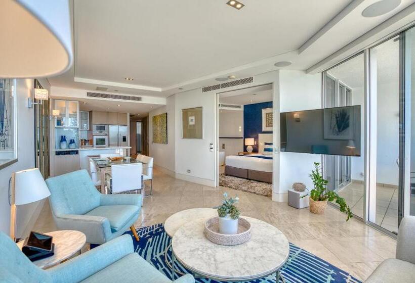 2 Bedrooms Suite Sea View, Oceans Mooloolaba