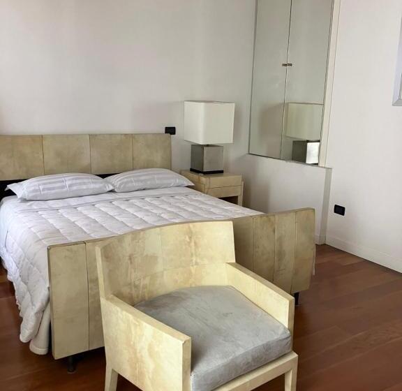 Quarto Estandar, Ciao Amore