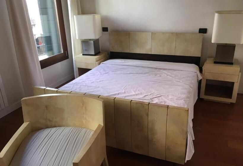 Quarto Estandar, Ciao Amore