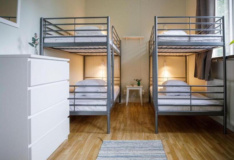 غرفة قياسية رباعية حمام مشترك, Kalvs Skolhus