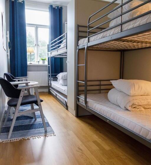 غرفة قياسية رباعية حمام مشترك, Kalvs Skolhus