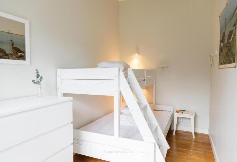 غرفة قياسية حمام مشترك, Kalvs Skolhus