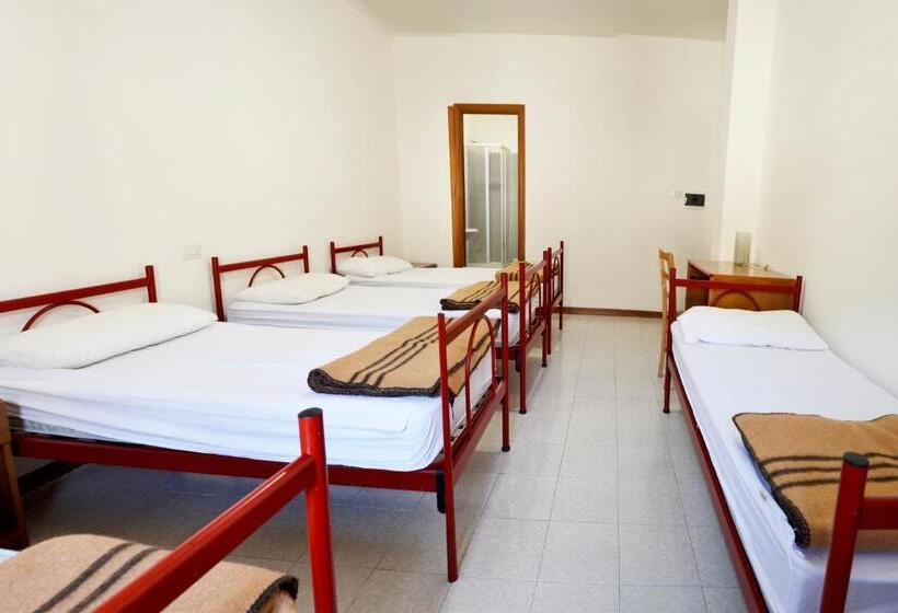 חדר משפחתי, Ostello Del Parco Di Monte Cucco