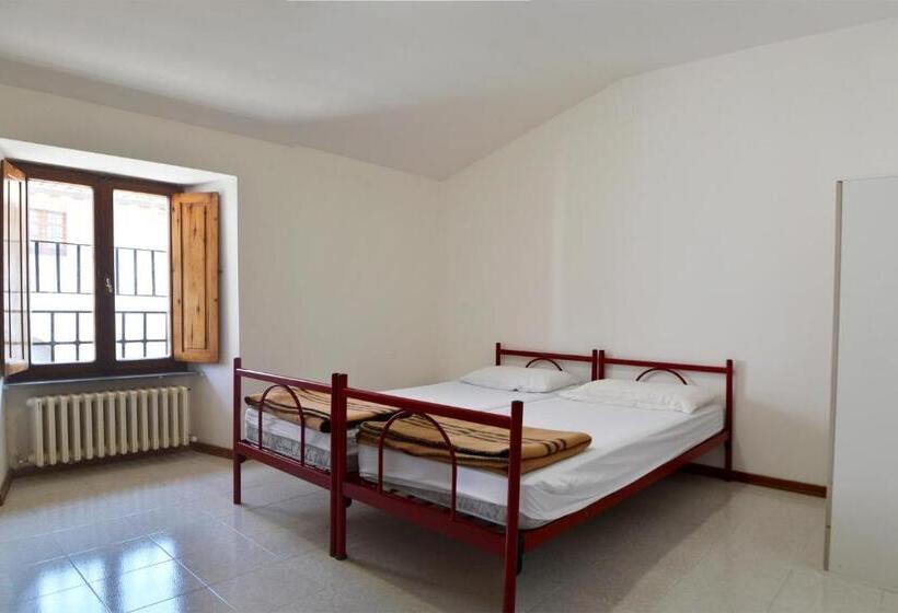 חדר משפחתי, Ostello Del Parco Di Monte Cucco