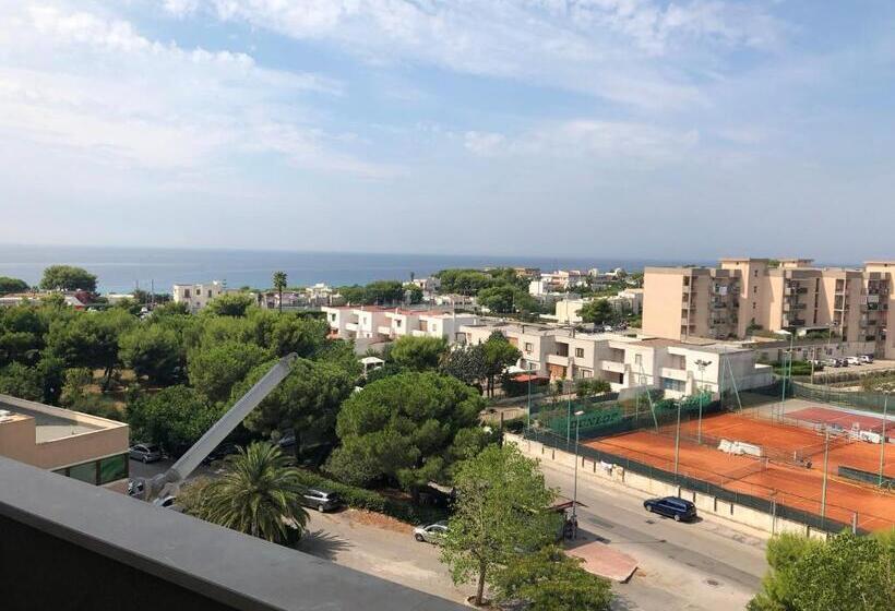 اتاق لوکس با وان آب گرم, B&b Miramare Suite