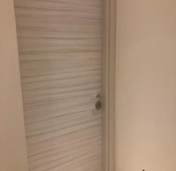 اتاق لوکس با وان آب گرم, B&b Miramare Suite