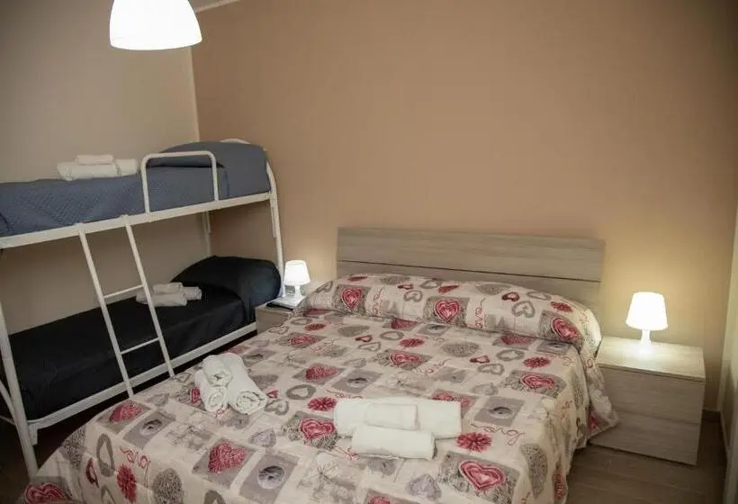 اتاق لوکس با وان آب گرم, B&b Miramare Suite