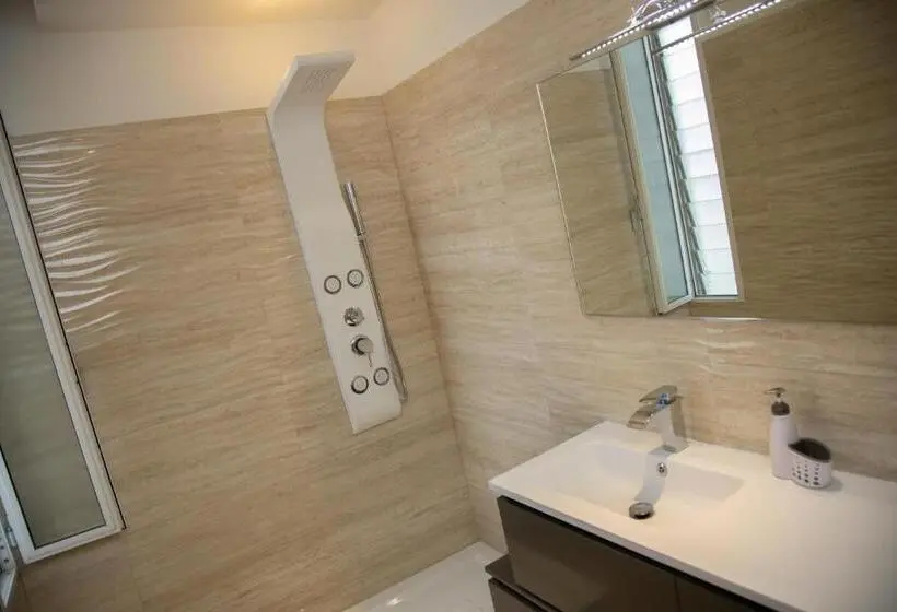 اتاق لوکس, B&b Miramare Suite