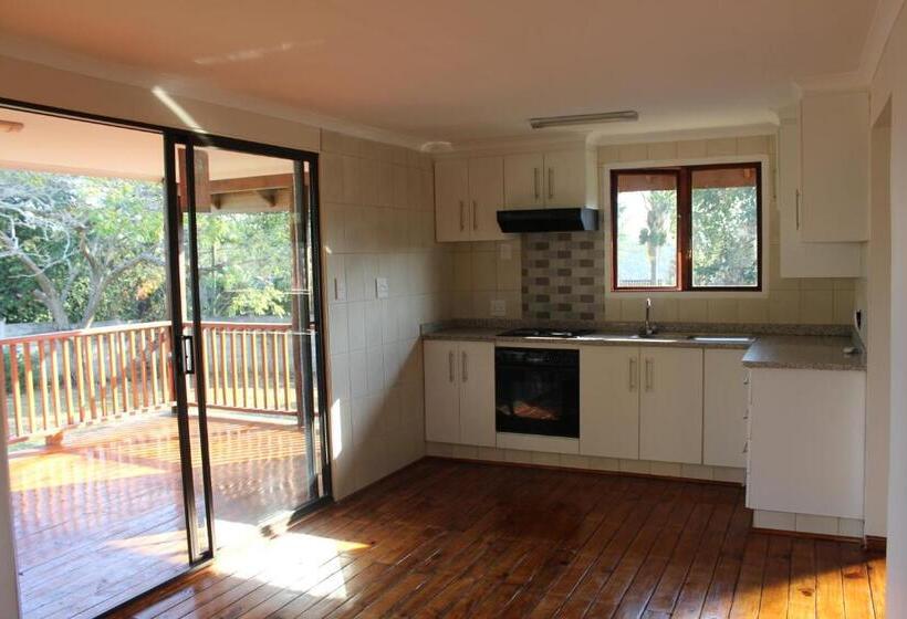 חדר משפתחתי סופריור, Laudin S View