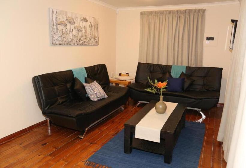 חדר משפתחתי סופריור, Laudin S View