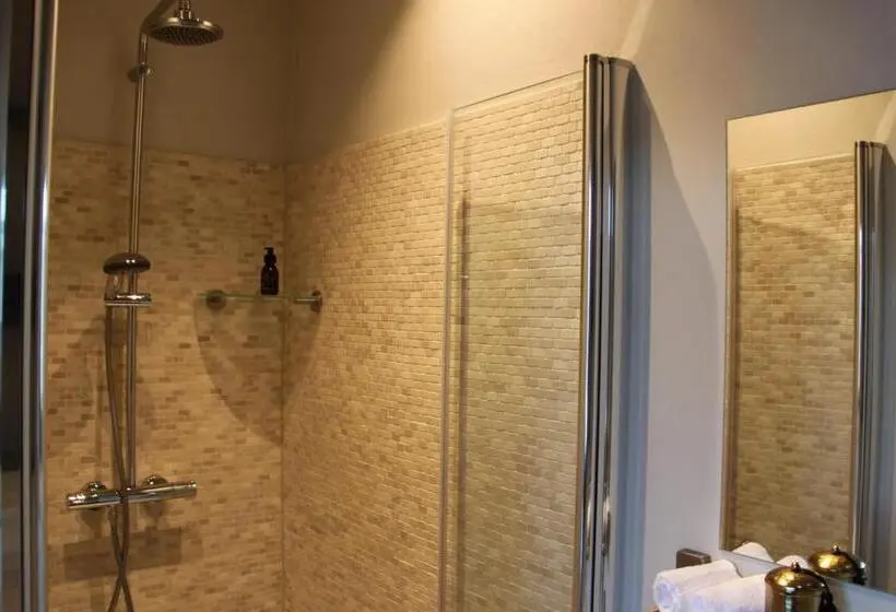 Camera Standard, Puur B&b