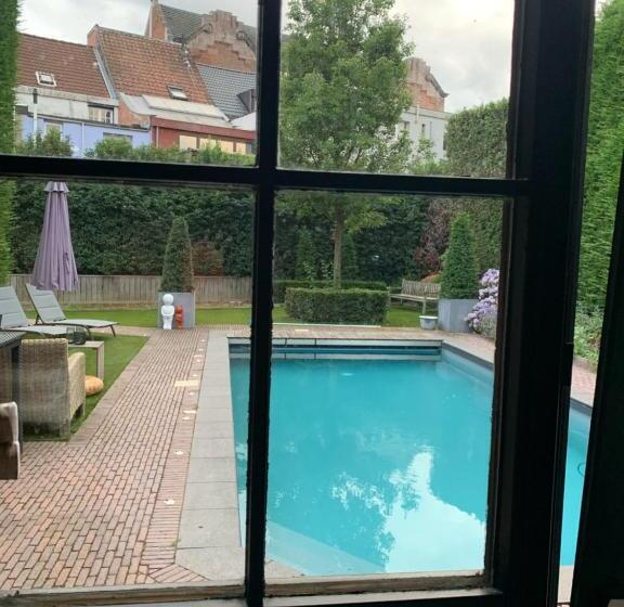 חדר אקונומי, Puur B&b