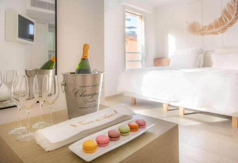 جناح ديلوكس, Traverse Des Artistes