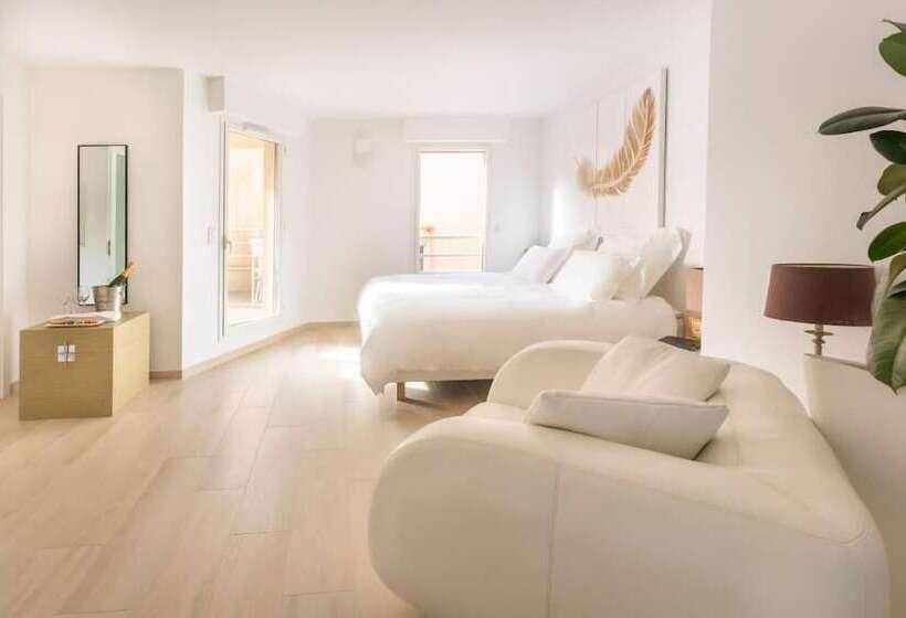 جناح ديلوكس, Traverse Des Artistes