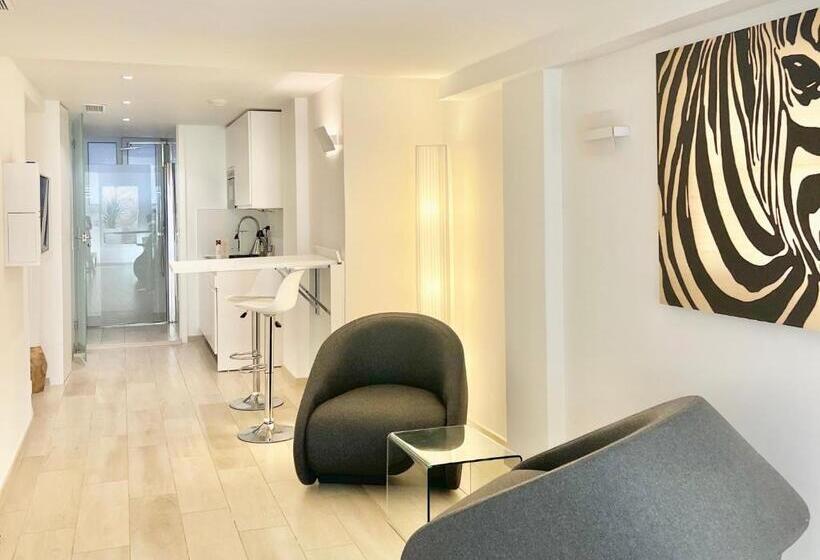 جناح جونيور, Traverse Des Artistes