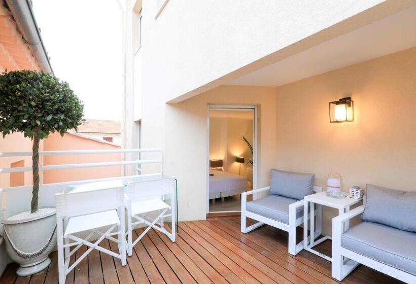 جناح ديلوكس, Traverse Des Artistes