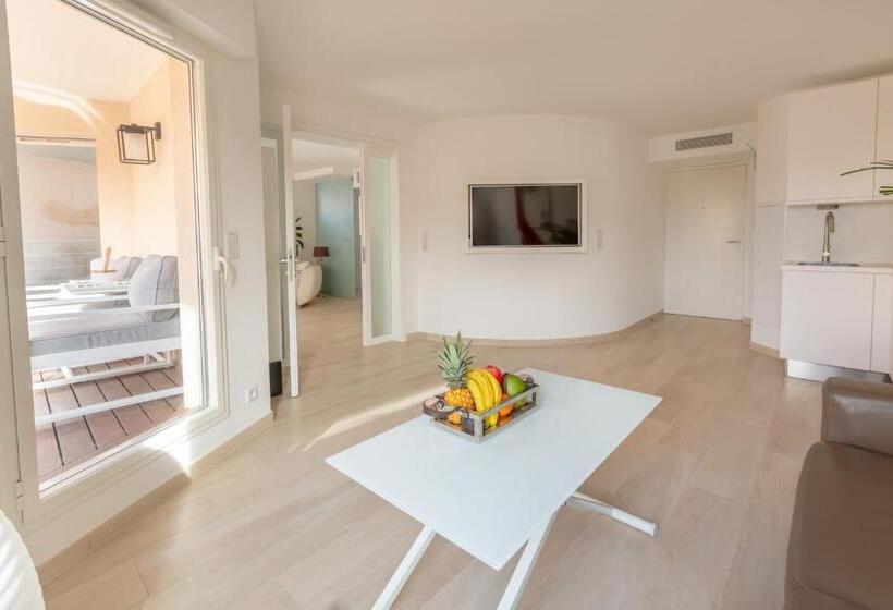 جناح ديلوكس, Traverse Des Artistes