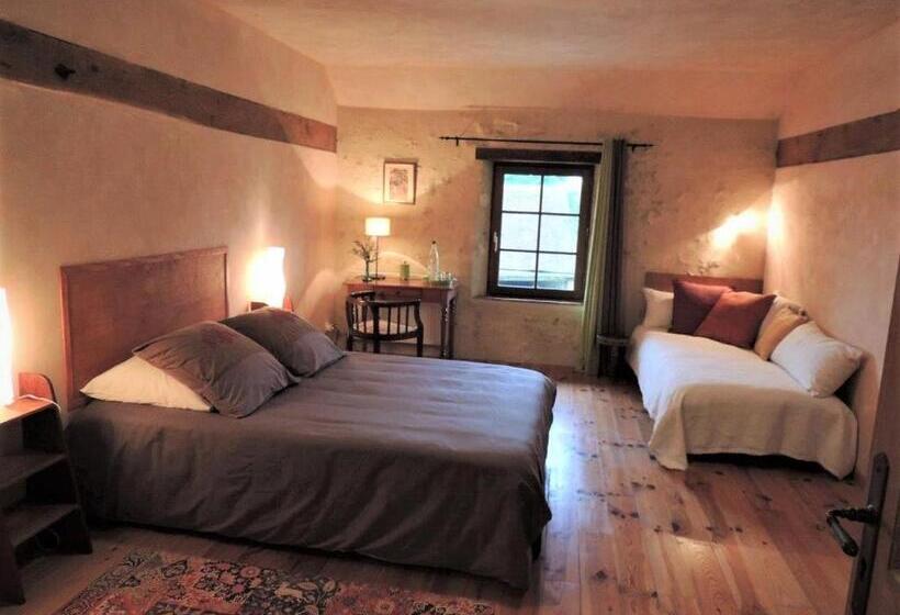 اتاق لوکس, La Maison Des Aubées