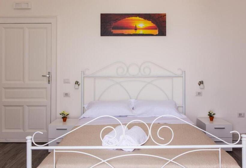 舒适三人间, Sea Beach Pozzallo