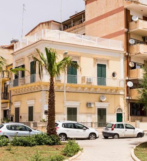 标准间, Sea Beach Pozzallo