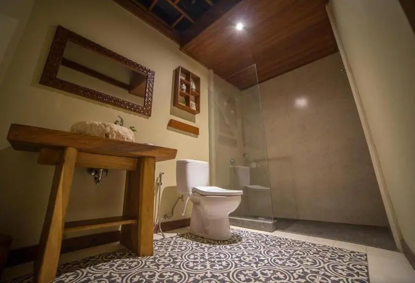 バルコニー付きデラックスルーム, Mirah Guest House