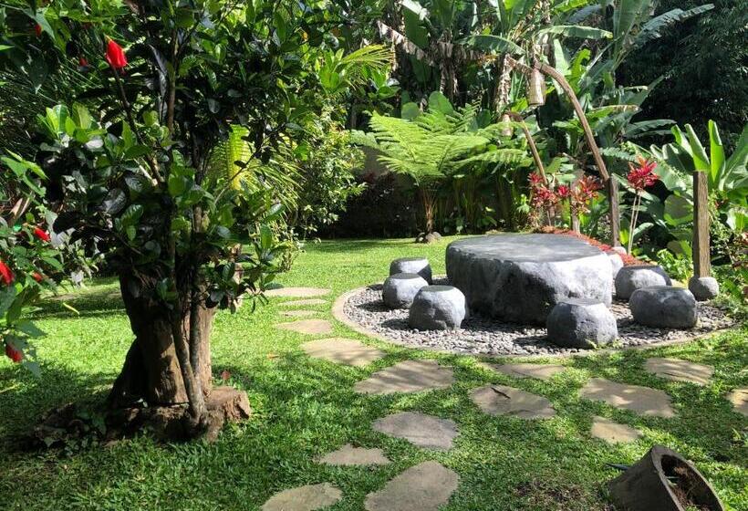 Habitació Estàndard Vista Jardí, Mirah Guest House