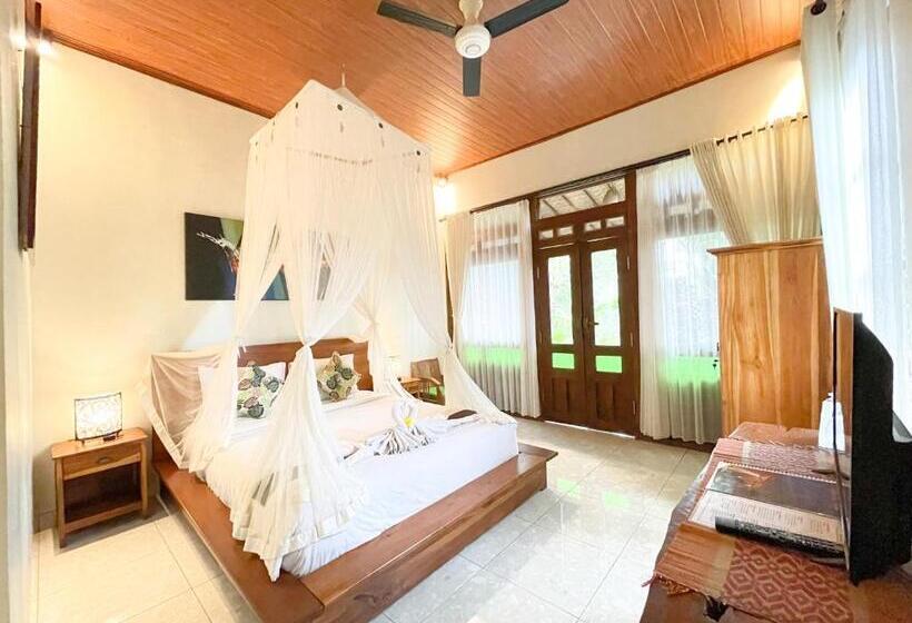 Habitació Estàndard Vista Jardí, Mirah Guest House