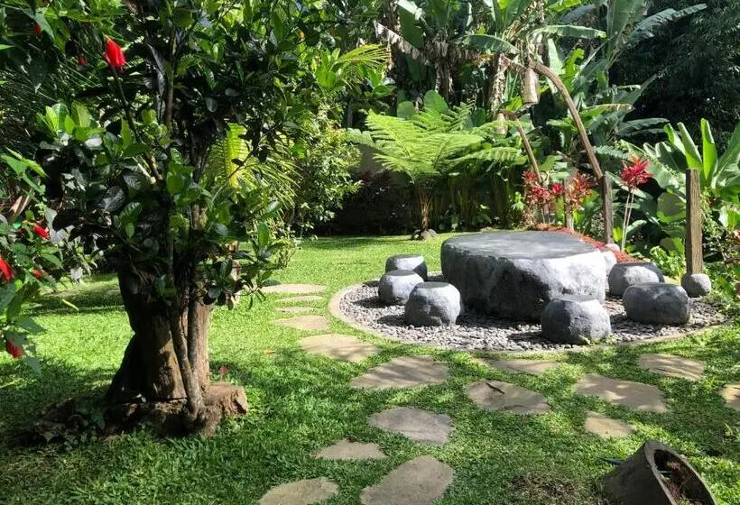 ガーデンビュースーペリアールーム, Mirah Guest House