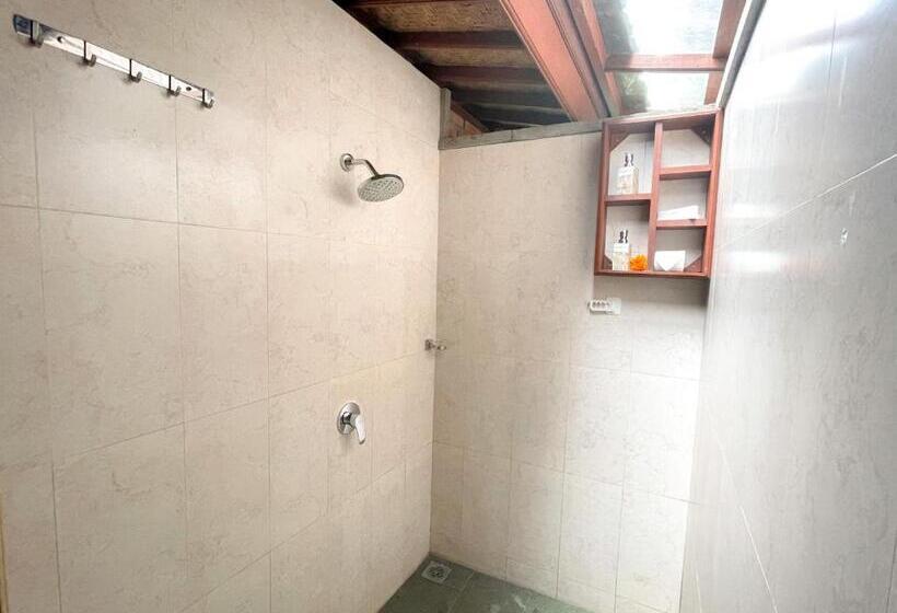 Habitació Superior, Mirah Guest House