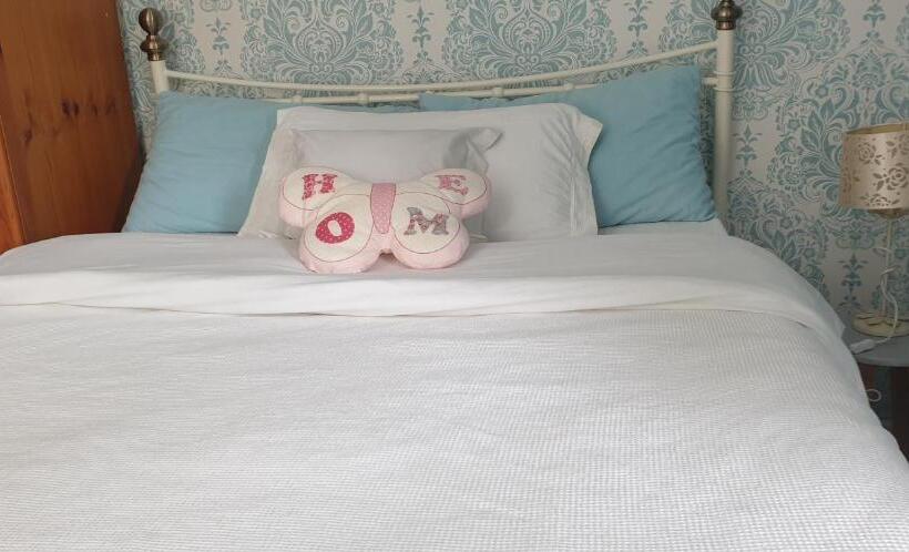 エコノミールーム, Farnham House