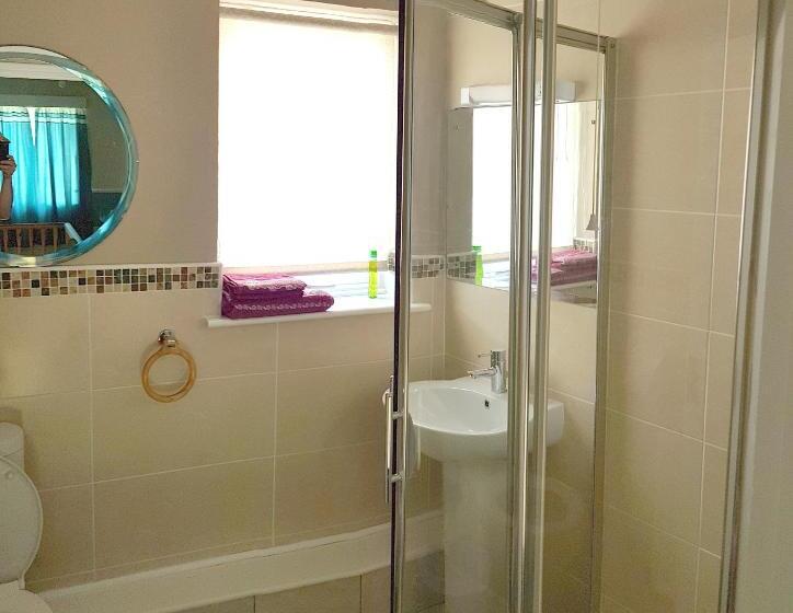 エコノミールーム, Farnham House