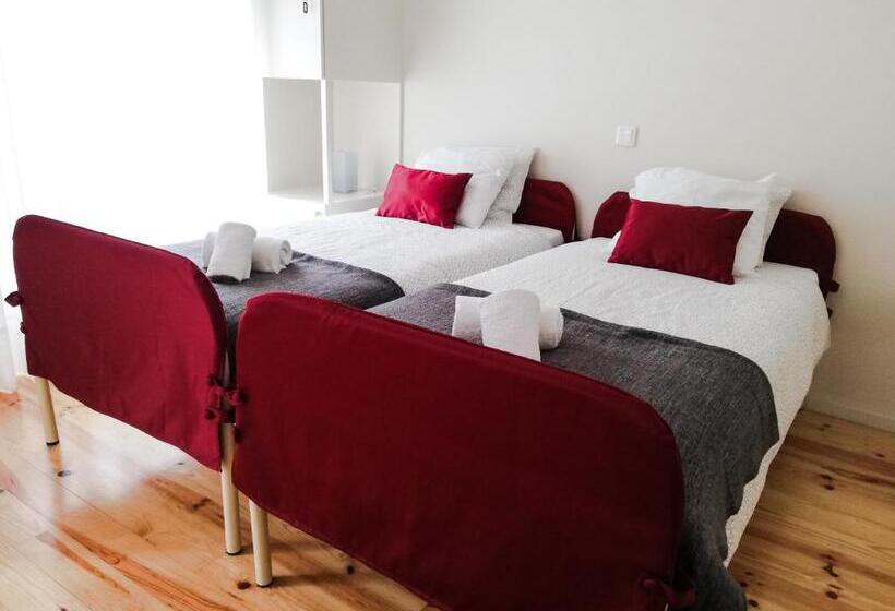 إستديو عائلى, Up Estalagem Dos Padres