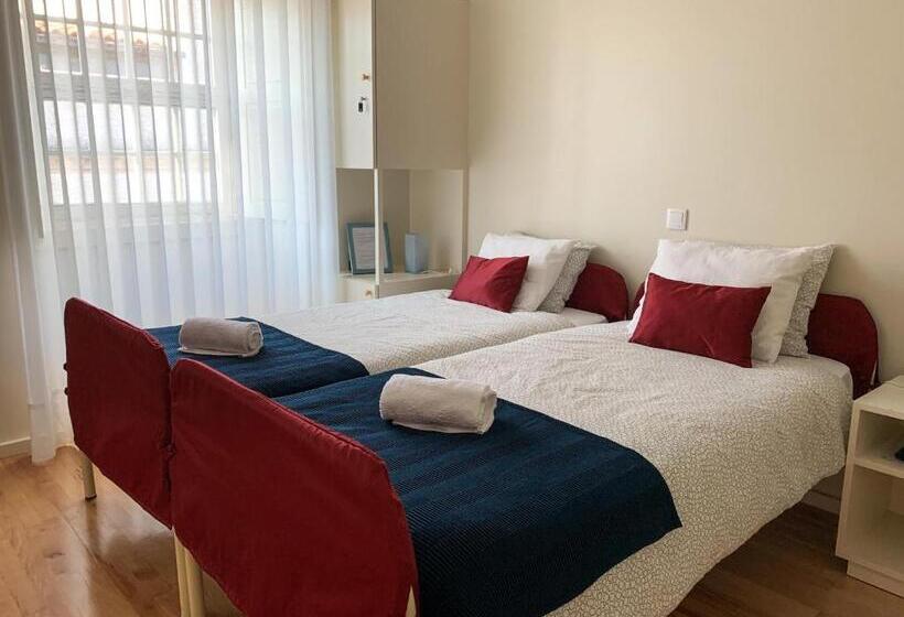 إستديو عائلى, Up Estalagem Dos Padres