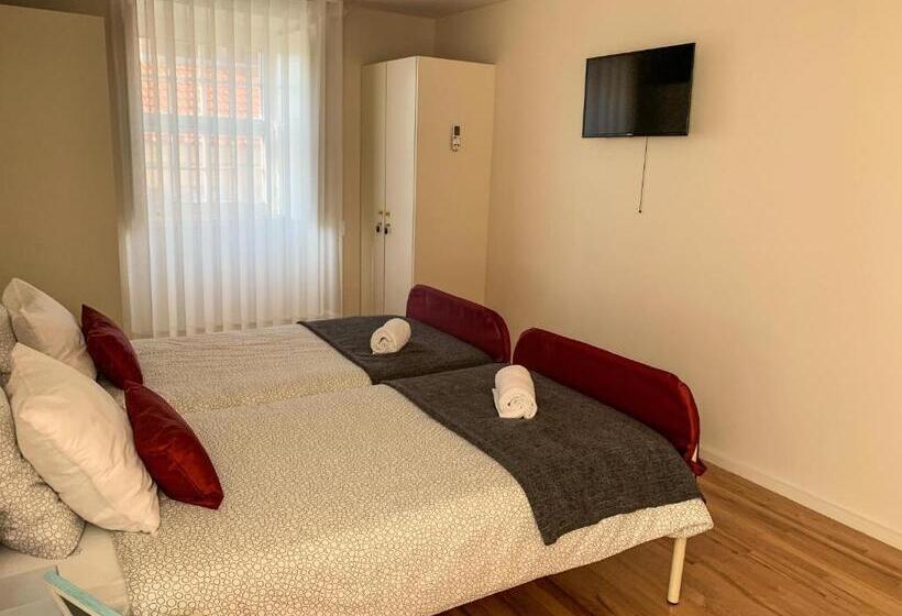 إستديو عائلى, Up Estalagem Dos Padres