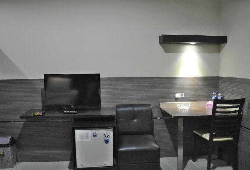 스탠다드 테라스 룸, Grand Krakatau Hotel Serang