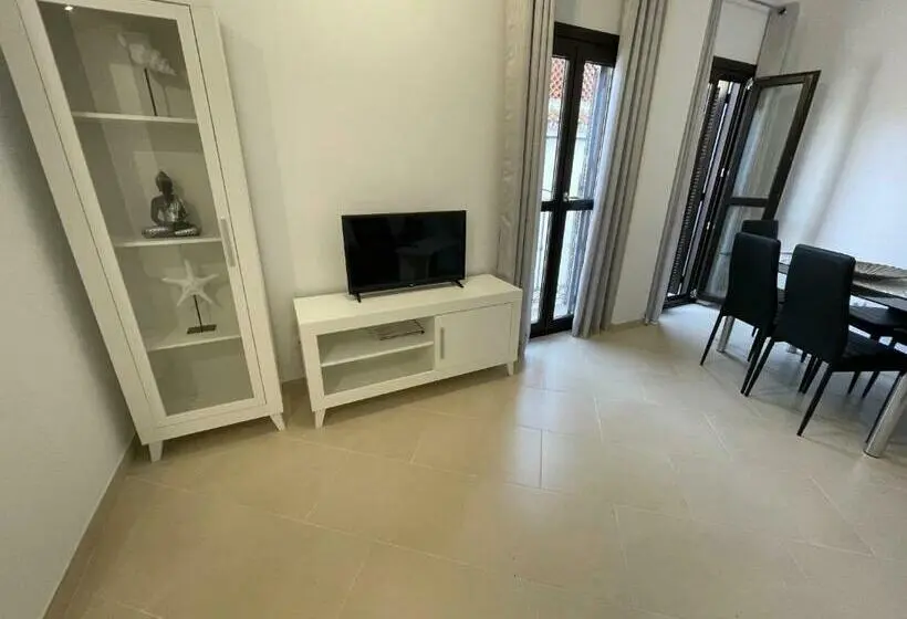 سوییت جونیور با بالکن, Royal Suites Estepona