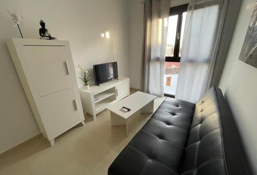ロイヤルスイート, Royal Suites Estepona