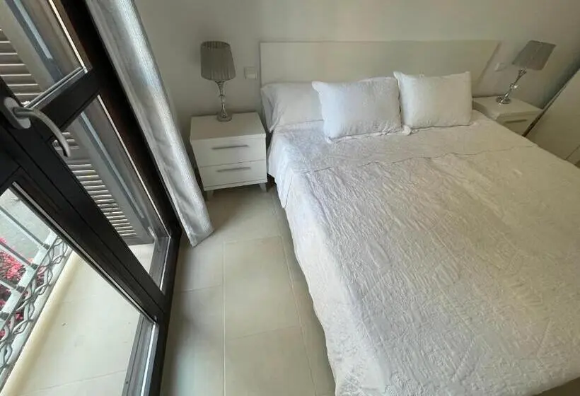 سوئیت رویال, Royal Suites Estepona