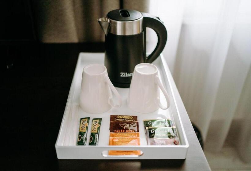 标准三人间, Vila Anca