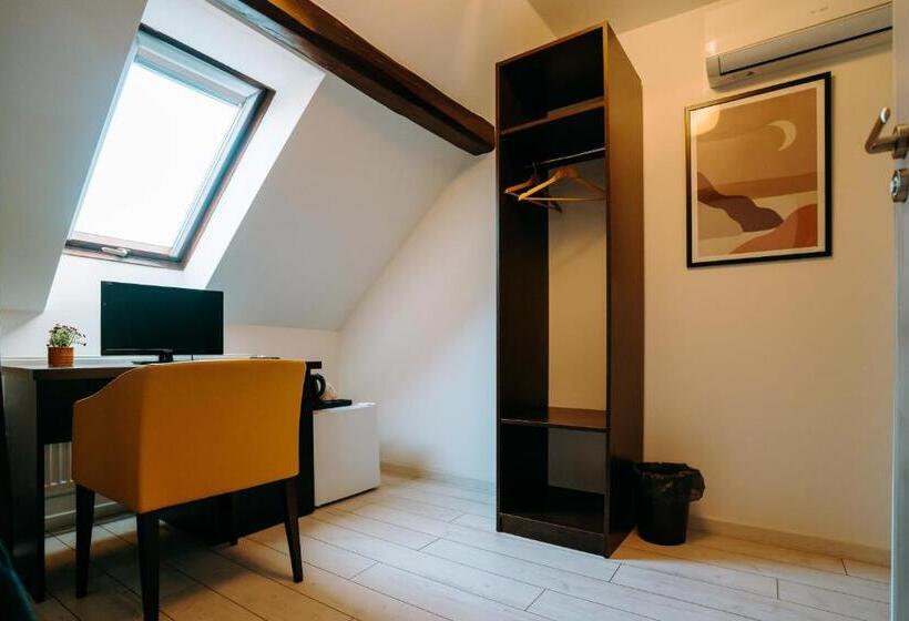 标准单人间, Vila Anca