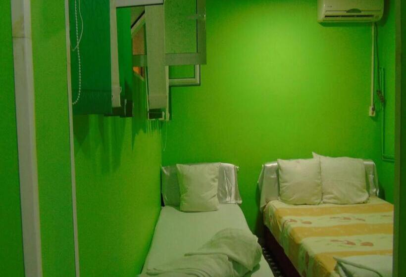 חדר סטנדרט לשלושה, Continental