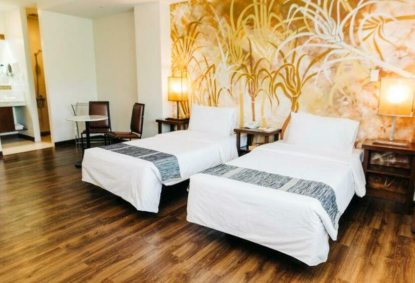 디럭스 룸, Nature S Village Resort