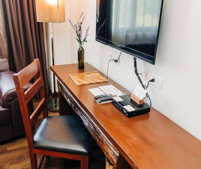 اتاق لوکس, Nature S Village Resort