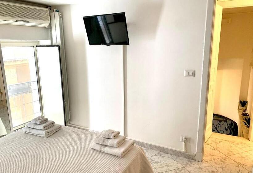 Studio Deluxe, Casa Del Corso