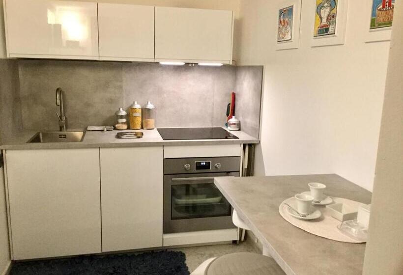 Studio Deluxe, Casa Del Corso