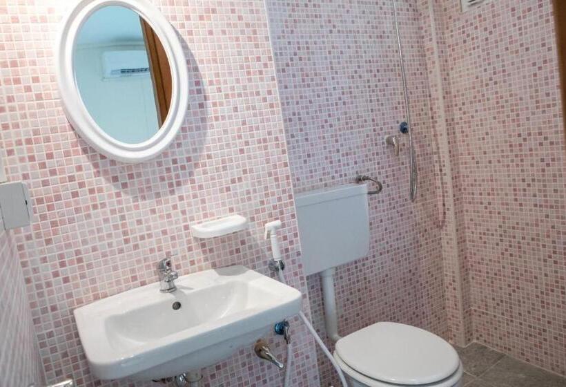 חדר משפחתי, Green Balera